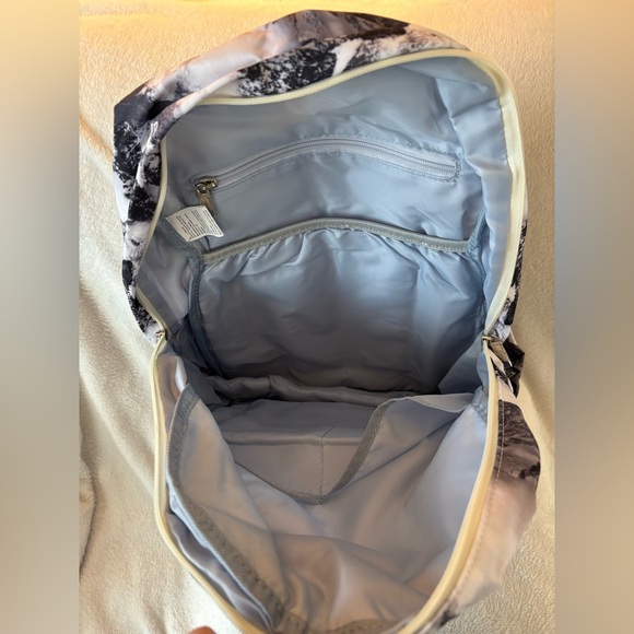 Mountain Print Backpack - Picture 3 of 3